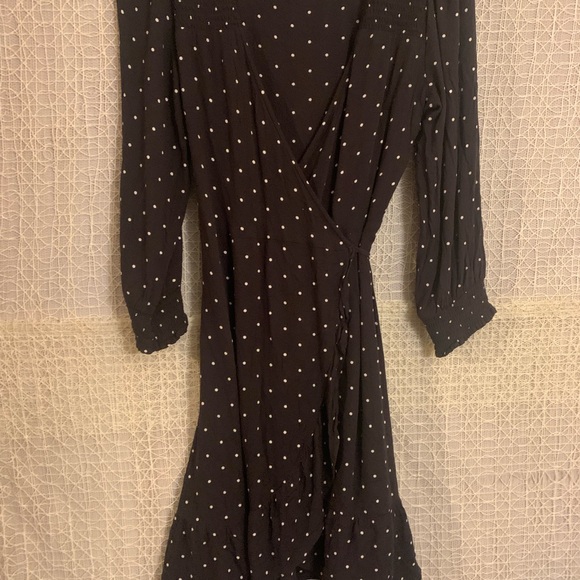 American Eagle Outfitters Black and‎ White Long Sleeve Wrap Dress - Picture 1 of 1